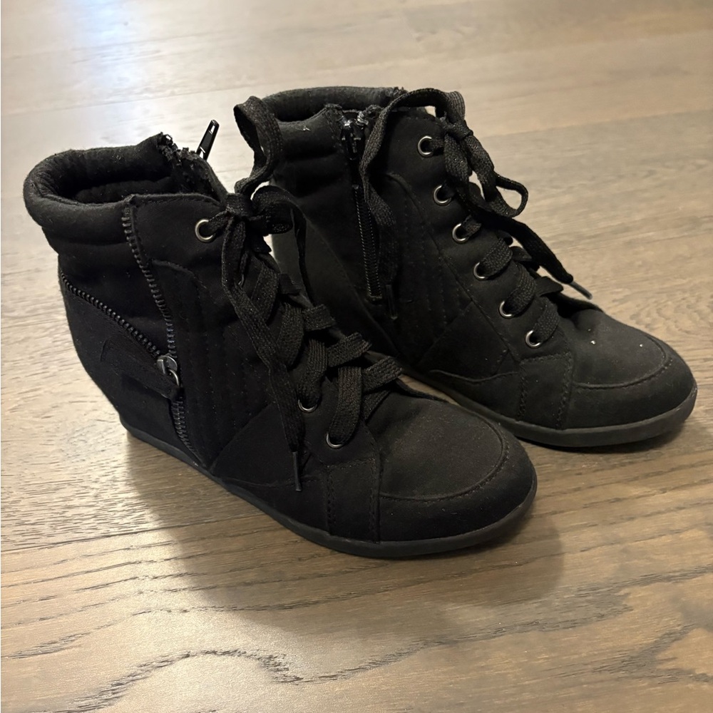 Justice black girls shoes sz 4Y excellent condition ret $69